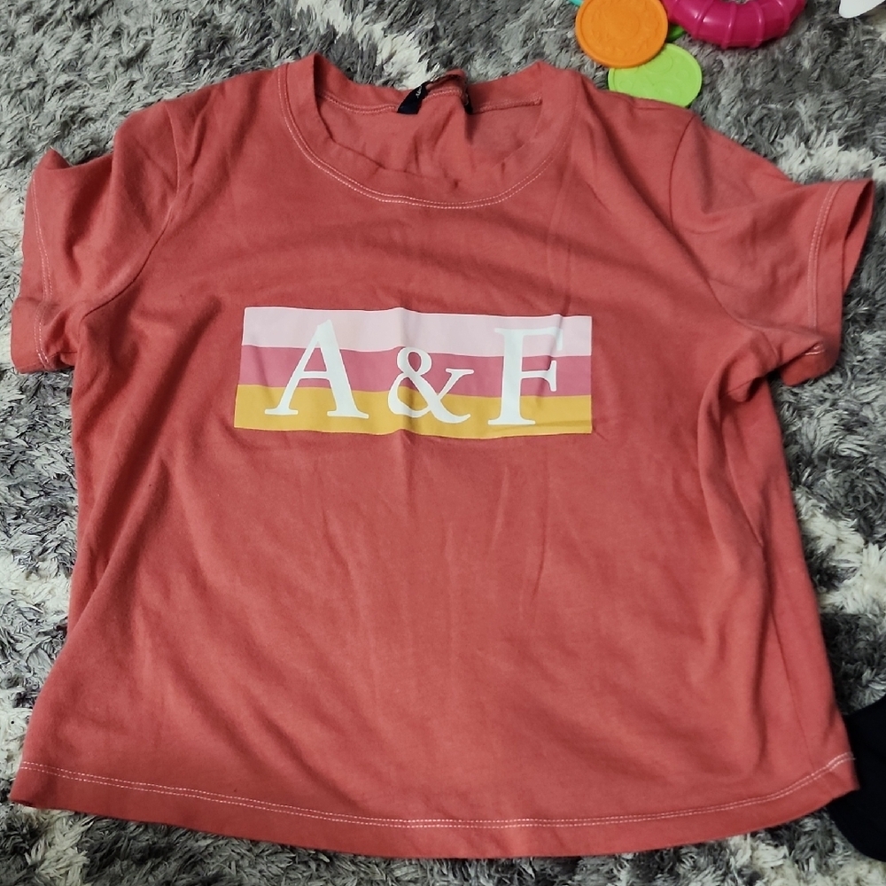 Abercrombie & Fitch Pink Short Sleeve Tee